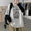 男性用のTシャツスプリングアニメクロスプリント長袖ティーメンヴィンテージ特大Y2K TシャツストリートウェアグラフィックTシャツトップ240409