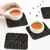 Alfombrillas de mesa Hexagons Black Coasters Pitomats de cuero Improiector de aislamiento impermeable Café para decoración Padres de comedor de cocina en el hogar Juego de 4