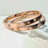 Braceuse de créateur bracelet en acier en titane bracelet classique Bracelet Fashion Mens and Womens 18K Bijoux Gold Valentin Gift Rose Gold Bracelet Gold Plate Bracelet