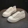 Buty zwykłe płótno muły kapcie Kobiety Sneakers Vulcanize 2024 Spring White for Platform Wygodne