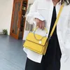 Bolsas de ombro quadrado para mulheres Bolsa de couro PU luxuosa cor sólida Bolsas de crossbody amarelo Mensageiro acolchoado