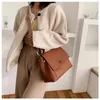 Sacs à bandouliers crossbody sac femmes mode simplement cuir pure pure coloride messager dame voyage printemps été grande capacité sac à main