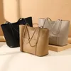 Bolsas de cintura 2024 Chegadas de primavera Mulheres de grande capacidade Lady Luxury Leather Real Hand ombro S4367