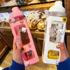 Garrafas de água 700 ml Kawaii Bottle com palha 3D Adesivo de urso fofo BPA BPA Plástico grátis quadrado copo com canção de bebida portável de café