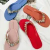 Terlik Kadınlar Glitter Flip Flops Yaz Moda Açık Rhinestone Zincir Kama Plaj Terlik Jöle Hawaiian Düz Sandalet 240409