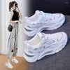 Chaussures décontractées Tennis blanc Sneakers 2024 Luxury Fashion Women's Sports Shoe Ladies Tendal Females Basketball Skateboard Air