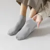 Chaussettes masculines 5 paires de bambou fibre à milieu médian saisonnier de l'entreprise occasionnelle polyvalente couleur haute élasticité