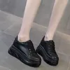 Повседневная обувь 9 см женские роскошные кроссовки 2024 Весна Осень Осень ИНТУАННАЯ Кожа для женщин Белый черный кроссовок маленький размер