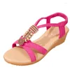 Sandales coins femmes d'été mi-talons chaussures de mode 2024 tendance robe de plage de la plage de marche des glissades de pantoufles de femme décontractées