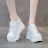 Sıradan Ayakkabı 9cm Kadın Tıknaz Spor Ayakkabı 2024 Bahar Sonbahar Kadınlar İçin Gerçek Deri Beyaz Siyah Sneaker Küçük Boyut
