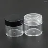 Bouteilles de rangement 50pcs / lot 20g gramm noir couvercle en plastique pots cosmétiques de cosmées vides échantillon d'emballage de crème