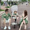 Vacation Look Family Clothing Mom and Daughter Resort Dress Daddy et moi père fils assorti des chemises couple Look Beach 240403