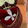 Collane a pendente huitan collana a forma di farfalla fresca per donne temperamenti a colore argento accessori per collo da donna gioielli da sposa