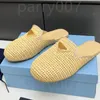 Halmkvinnor sandaler designer tofflor platt sandaler plattform skrapar strand flip flop triangel glider mesh toffel gitter glider