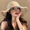 Bérets Ins Colure de paille tissée colorée pour les femmes Summer Seaside Vacation Screon Screon Big Big Brim montrant le visage Small Sweet Bucket Hat