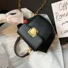バッグカラースモールソリッドトート2024ファッション高品質のPUレザー女性デザイナーハンドバッグ女性チェーンショルダーメッセンジャー