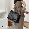 Sac à bandouliers Sac en cuir souple Chaîne Solid Crossbody Large Shopper For Lady Luxury Luxury Hobos Multi Travel Backpack