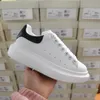 2024-5 Top counter High quality designer casual shoes, men's and women's white sneakers, flats new exclusive popular color: white, sizes 35-44