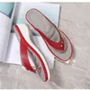 Slippers platform Wedge Sandalen voor vrouwen met metal gespen strand internet beroemdheid buiten cloud slipper modieuze zomer