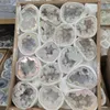 Estatuetas decorativas Uma caixa de 16 peças de 16 peças de amostra mineral de amostras de amostras de amostras de amostras inteiras naturais Quartz Geode Ore Decor Diy Presente Diy