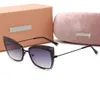Nuovi occhiali da sole di lusso quadrati designer di marchi da sole da sole poligonali da donna con telaio grande occhiali da sole per femmina UV4001681512
