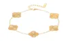 Bracelets de charme Collier de trèfle de luxe Bracelet en acier inoxydable Bracelet Elegant Women Gift Jewelry270H3633591