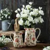 Vaser blommor retro vintage keramiska skapelser nordiska franska trädgårdsskötsel gröna växter bordsdekorationer hydroponics