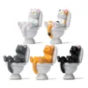 Chat sur la résine de toilette Home Decoration Action Figure Dollhouse Paysage Accessoires Fairy Garden Miniatures Modèle de bureau Ornement 240408