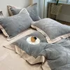 Yatak Seti Ev Tekstil Seti Yatak Sayfası Yorgan Kapağı Yastık Kılıfı Sonbahar ve Kış Velvet Dört Parçalı Çift Malzemeler içerir