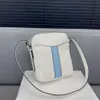 Markenhandtaschen -Designer verkauft Frauenbeutel bei 65% Rabatt Neues Missverständnis Hudson21 Crossbody Bag Coated Pilot