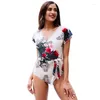 Bikini de moda de banho feminina Configuração de maiô para feminino Twist Floral Cintura Mid Push Two Piece 2024 Ternos de banho na praia