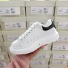 2024-5 Top counter High quality designer casual shoes, men's and women's white sneakers, flats new exclusive popular color: white, sizes 35-44