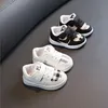 Zapatos de bebé recién nacidos de moda zapatos de diseñador transpirable para niños zapatos para caminar para caminar