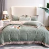 Yatak Seti Ev Tekstil Seti Yatak Sayfası Yorgan Kapağı Yastık Kılıfı Sonbahar ve Kış Velvet Dört Parçalı Çift Malzemeler içerir