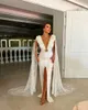 Klassische V-Ausschnitt Beads Abendkleid Spitze ärmellose Perlen formelle Kleider sexy Abschlussball Satin Schlitz maßgeschneiderte Robe de Mariee