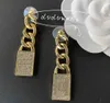 Bijoux en strass de mode Boucle d'oreilles de chaîne métallique de chaîne métallique avec timbres Accessoires 3928410
