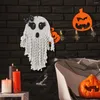 Taquestres pendurados na parede de malha de tapeçaria Halloween decoração de fundo fantasma à mão
