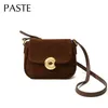 Culcale elegante in stile francese Elegante francese Small Bacchetta Caffettiera in pelle di mucca opaca Donne Crossbody Retro pendolare Office Spalla