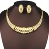Halsbandörhängen Ställ in guldfärg kvinnors bred örhänge med afrikansk karakteristisk etnisk stil design för vardagliga mångsidiga tillbehör