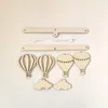 Decorative Figurines INS Wooden Air Balloon Wall Hanging Ornaments Wood Chips Crafts Baby Bed Wind Chime Kids Room Decoration Nursery Po