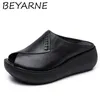 Slippers Beyarne Femmes en cuir talons hauts caliers Chaussures d'été pour le coup d'œil authentique fait à la main