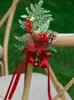 Fiori decorativi Yan Christmas Church Nation con bacche pini Red and White Wedding Decoration Sedia PEW Flower for Party Bench Decor