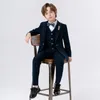 Ensembles de vêtements 2 à 16 ans Boys Slim Fit Formal Cost Set Set Toddler Tuxedo pour adolescents robes de communion Vêtements Kids Wedding Ring Bearier Tenue