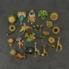 Brooches Women Trendy Baroque Sunflower Yellow Color Pins Vintage Enamel Pearl Badges Accessories Retro Painting Metal Corsage