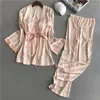 Home Vêtements Femmes Pajamas en soie Sets 3 pièces Fashion Spaghetti Sangle Tops Satin Vêtements de sommeil Stripes Femelles à manches longues Pijama
