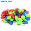 Keychains 100pc/lot 13.56MHz IC M1 1K S50 KeyFobS 태그 액세스 제어 RFID 키 파인더 카드 토큰 출석 관리 키 체인 읽기 만 읽기 만하면됩니다.