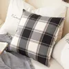 Oreiller moderne décorations de couverture à plaid minimaliste pour ornement de la maison Happy Year Christmas Decor 2024