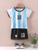 Лето 414 -летняя мальчики и девочки футбольные топ -футбол с короткой сборочной одеждой удобный дышащий детские виды спорта 240408