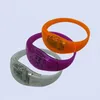 10st röstaktiverad ljudkontroll LED -armband blinkande silikon Bangle Decor 240408