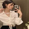 Blouses pour femmes Chemises à manches longues à manches longues à manches blanches solides French Sexy Lady Spring Summer Blusa Fashion Flower Lace-Up Tops 2024